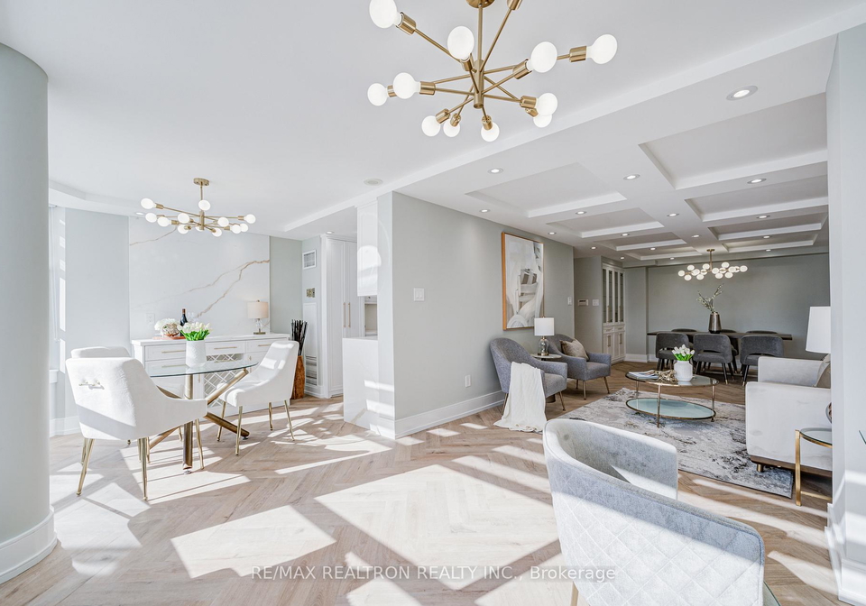 7-townsgate-drive-vaughan-ontario-n12465400
