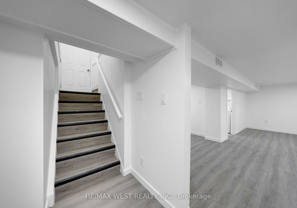 24-walter-avenue-newmarket-ontario-n12465708