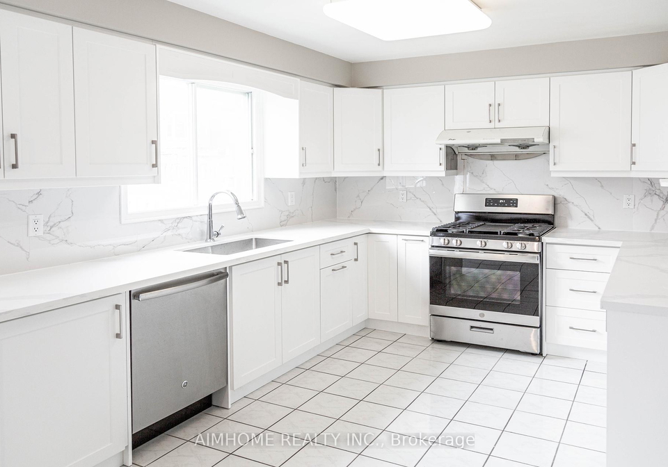 66-devonsleigh-boulevard-richmond-hill-ontario-n12466078