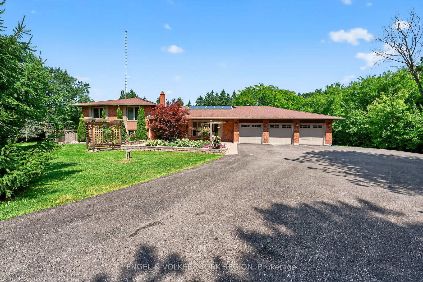 90-dearbourne-avenue-king-ontario-n12467937