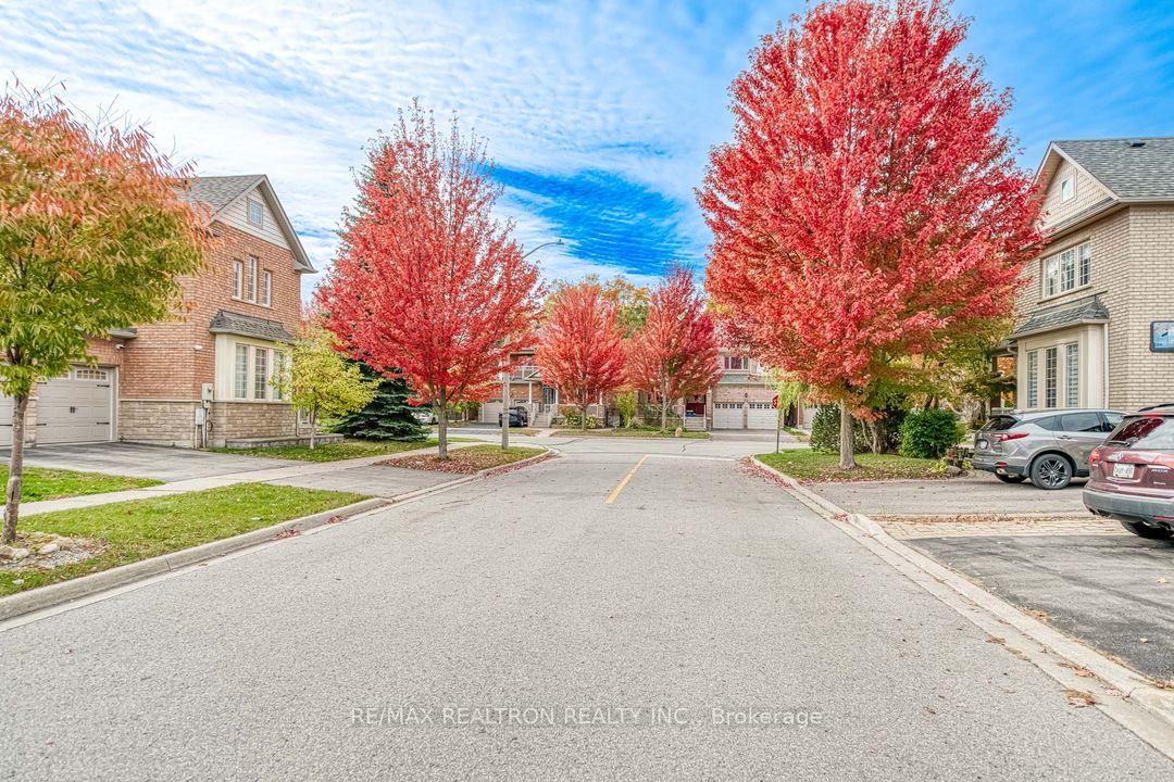 7-grand-oak-drive-richmond-hill-ontario-n12468859