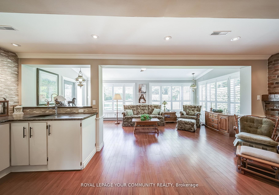 36-devins-drive-aurora-ontario-n12469927