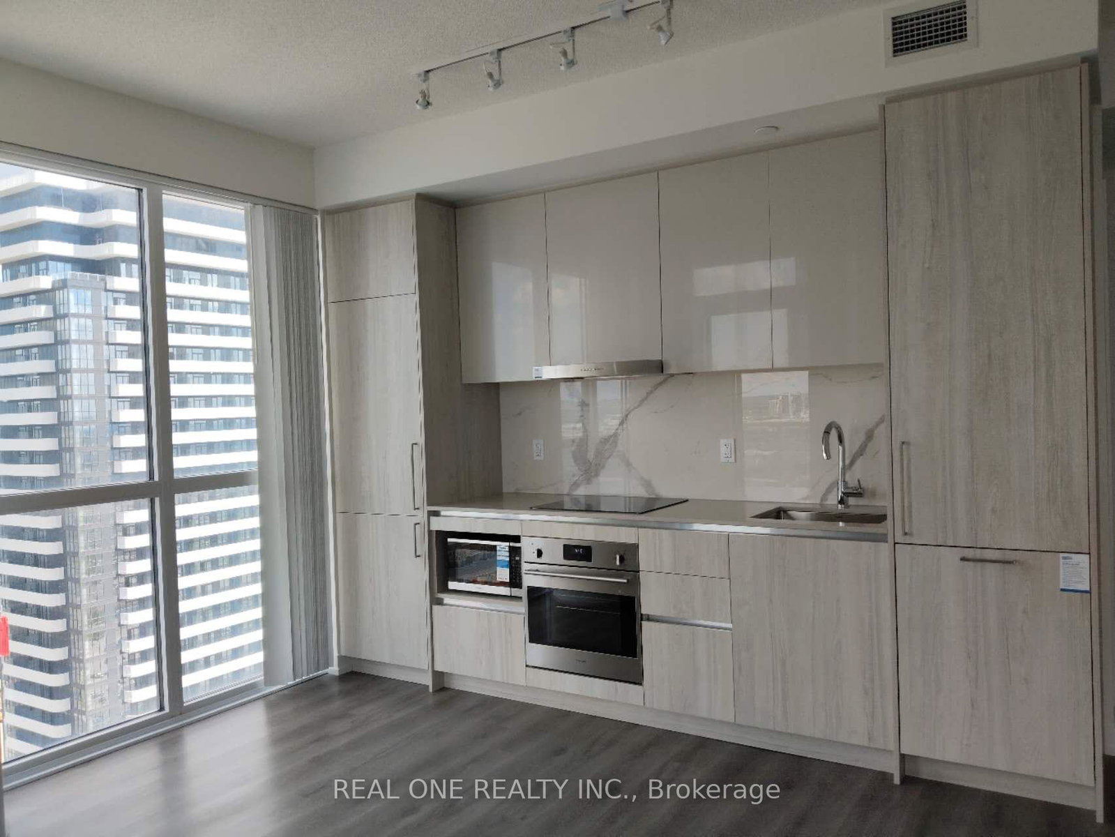 225-commerce-street-vaughan-ontario-n12470468