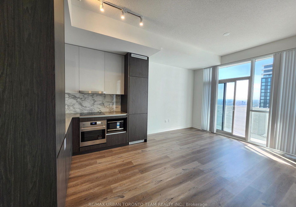 28-interchange-way-vaughan-ontario-n12470876