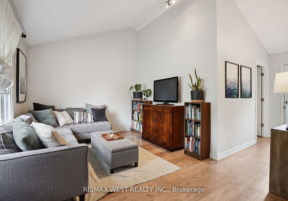 10-patty-lane-georgina-ontario-n12472360