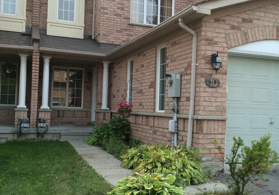 10-debonair-street-richmond-hill-ontario-n12473561