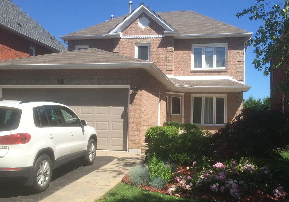 18-sandfield-drive-aurora-ontario-n12476539