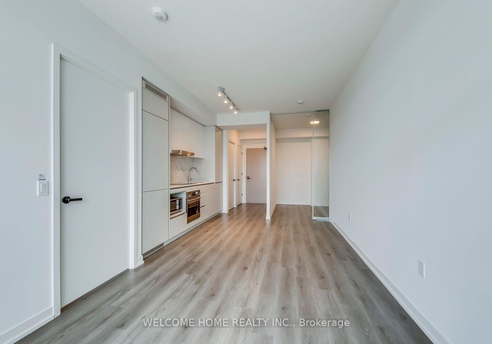 28-interchange-way-vaughan-ontario-n12477534