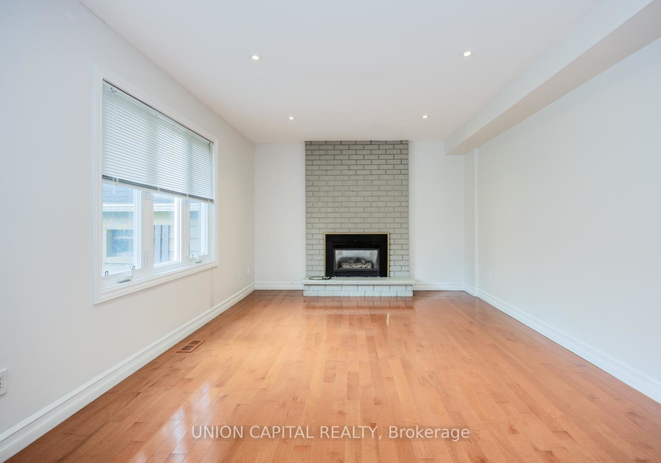 82-old-yonge-street-aurora-ontario-n12478210