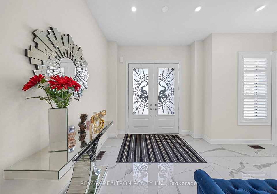 120-silk-twist-drive-east-gwillimbury-ontario-n12478632