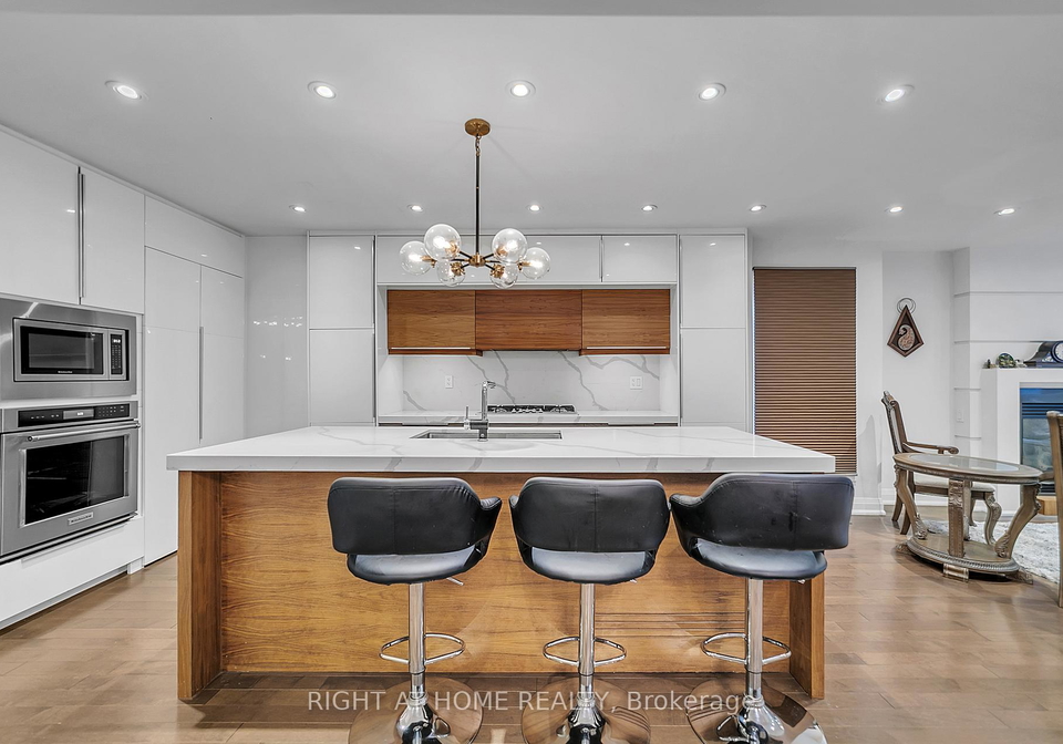 302-mullen-drive-vaughan-ontario-n12478637