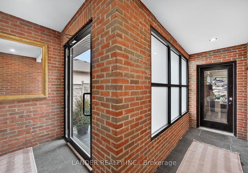 10-charles-street-east-gwillimbury-ontario-n12479166