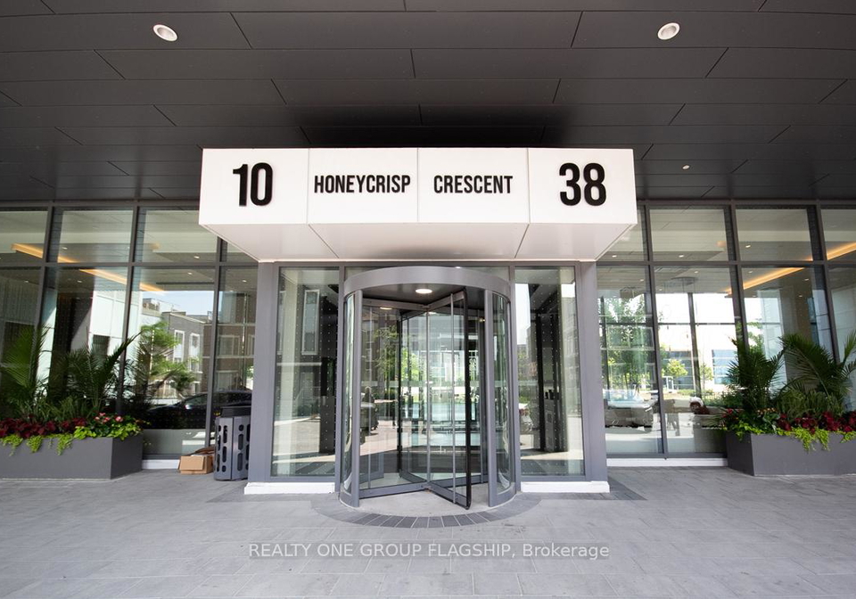 38-honeycrisp-crescent-vaughan-ontario-n12479774