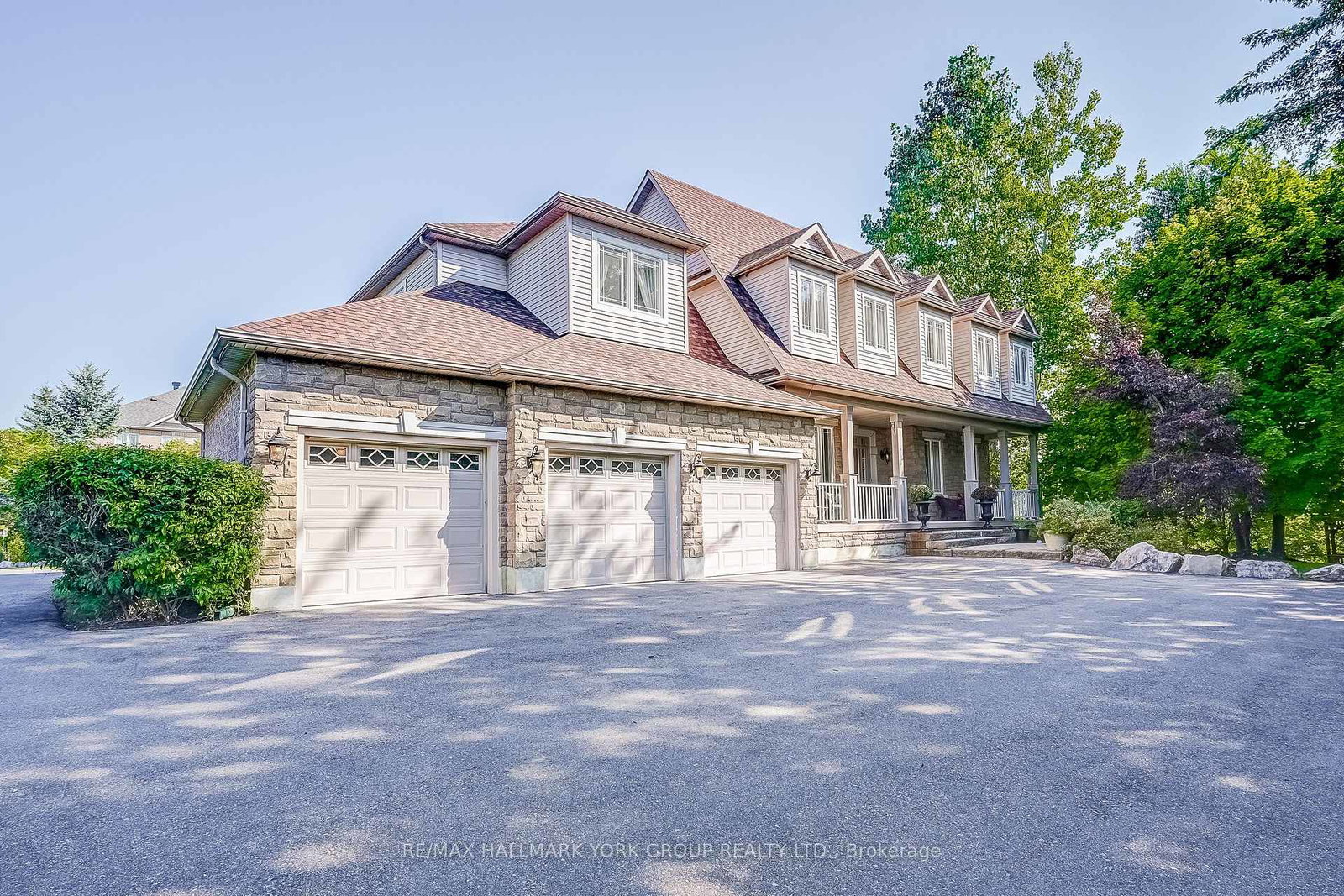 17-duncton-wood-crescent-aurora-ontario-n12479920