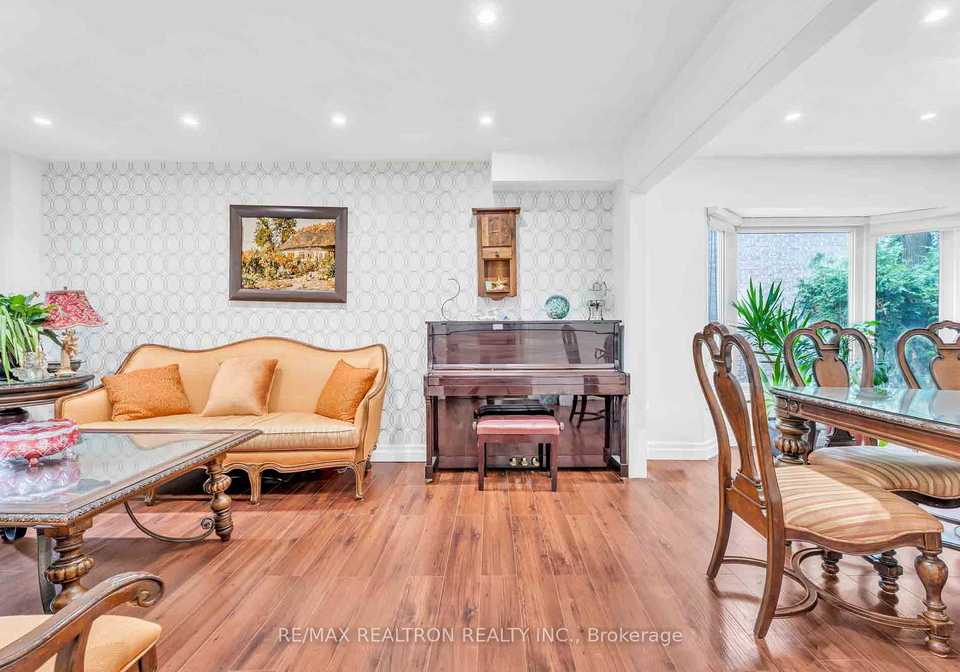 111-devins-drive-aurora-ontario-n12479978