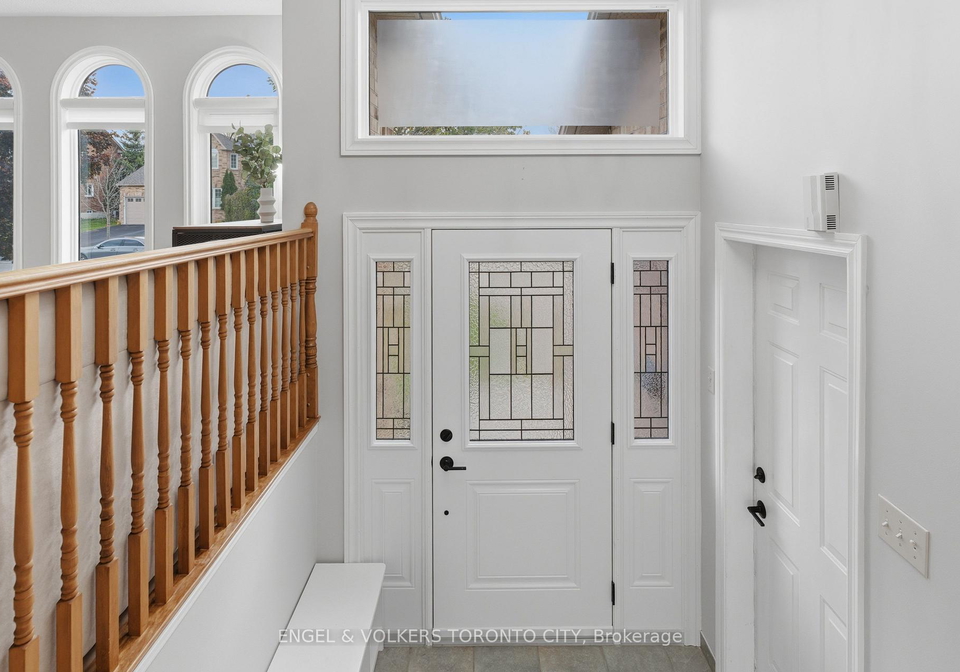 6-kingsgate-crescent-east-gwillimbury-ontario-n12480796