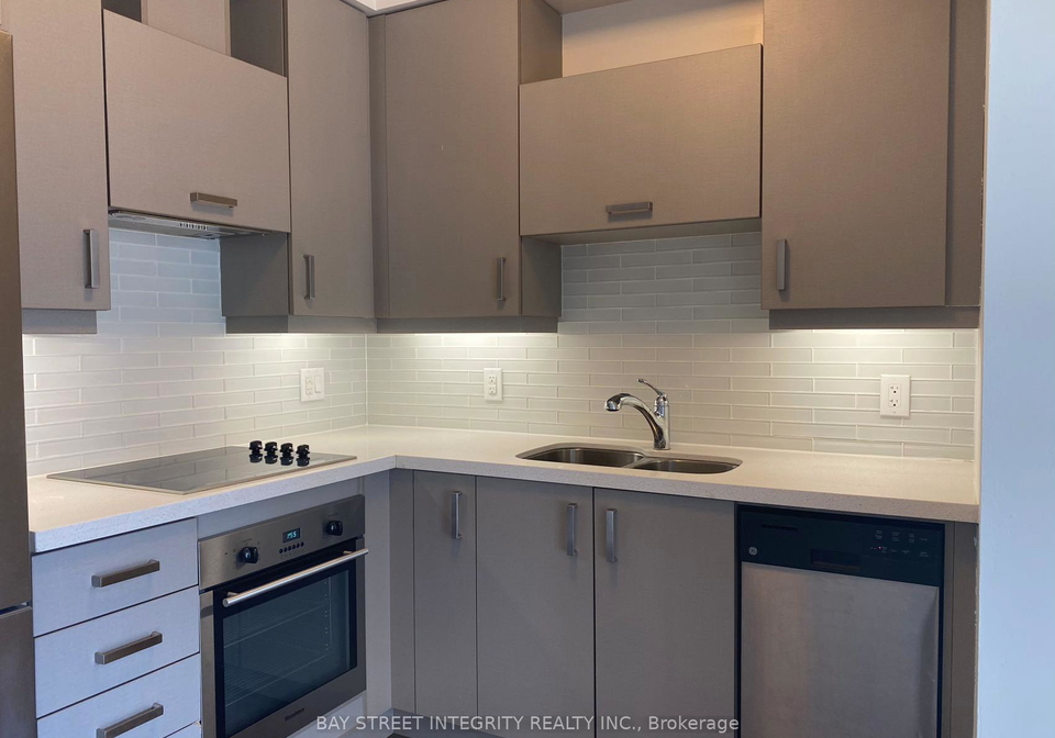 28-uptown-drive-markham-ontario-n12481391