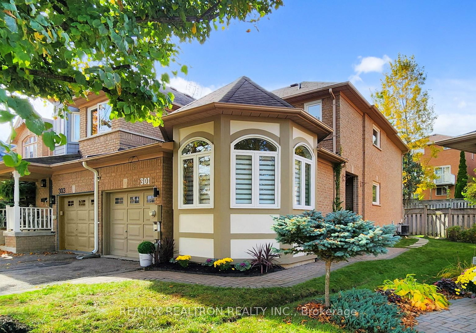301-warner-crescent-newmarket-ontario-n12482757