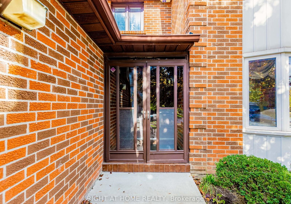 10-rodeo-drive-vaughan-ontario-n12483103