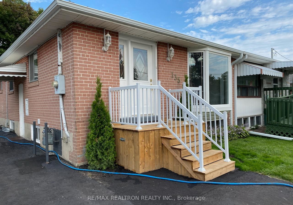 135-willow-lane-newmarket-ontario-n12483733