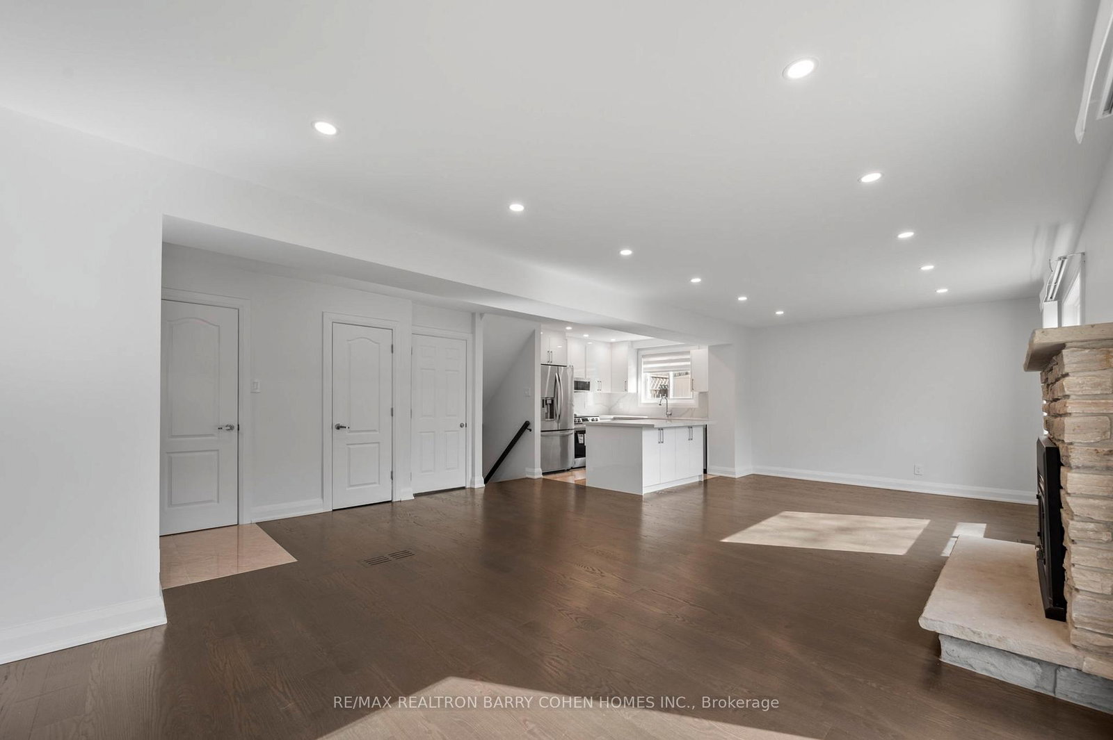 194-romfield-circuit-markham-ontario-n12485254