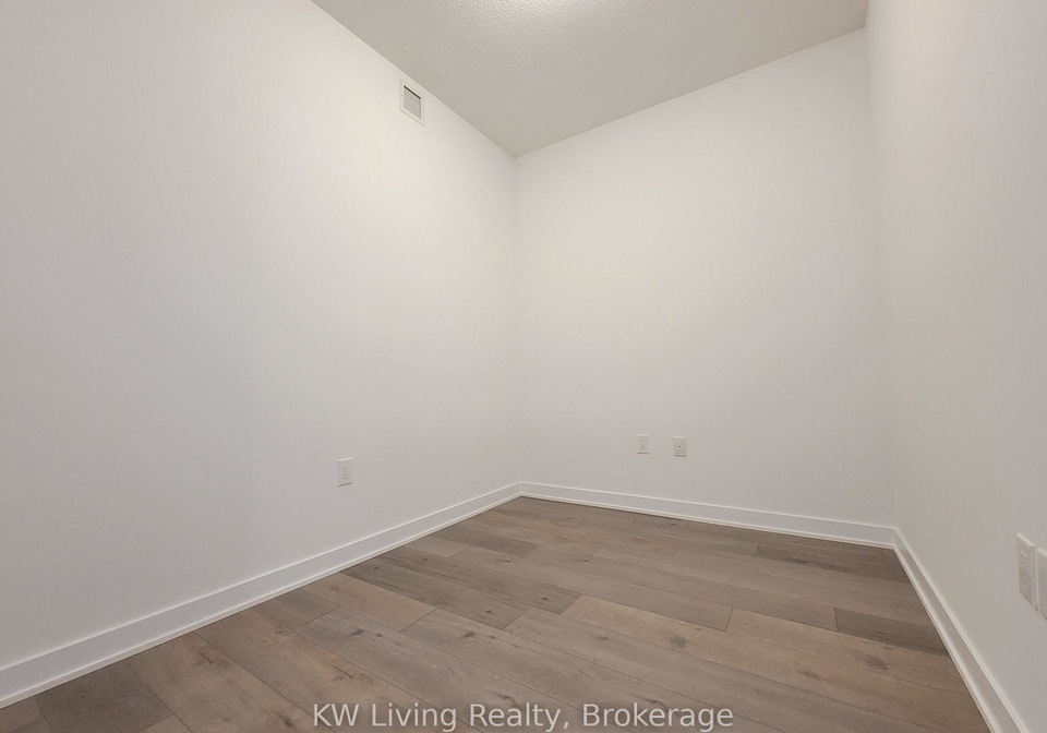 60-honeycrisp-crescent-vaughan-ontario-n12486325
