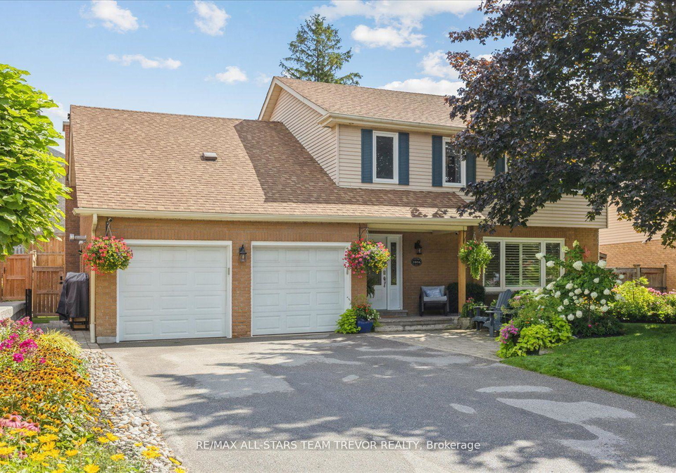 1016-easthill-court-newmarket-ontario-n12487403