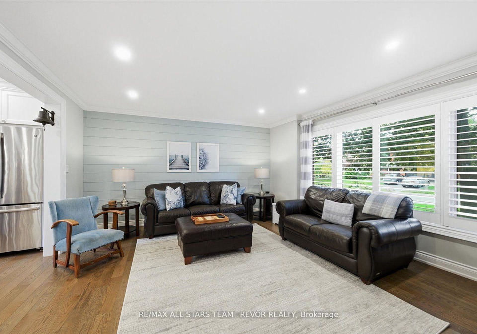 1016-easthill-court-newmarket-ontario-n12487403