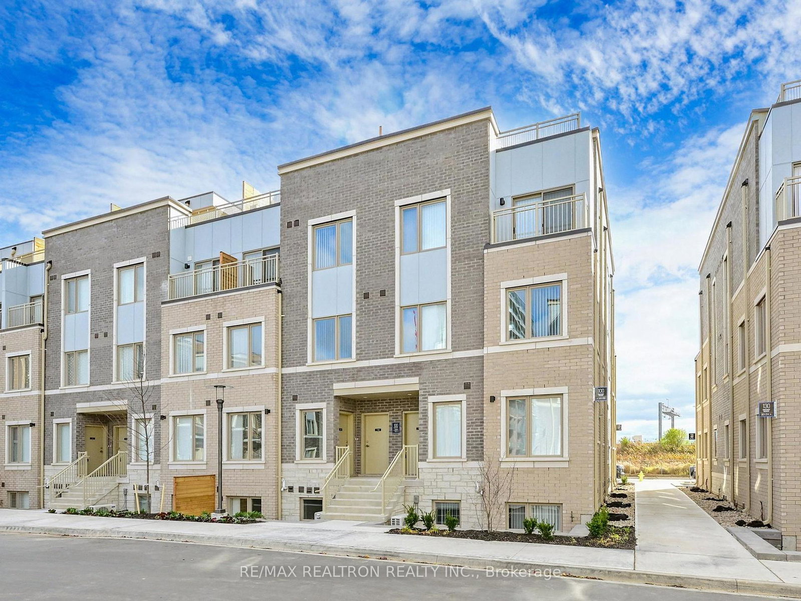 100-honeycrisp-crescent-vaughan-ontario-n12487966
