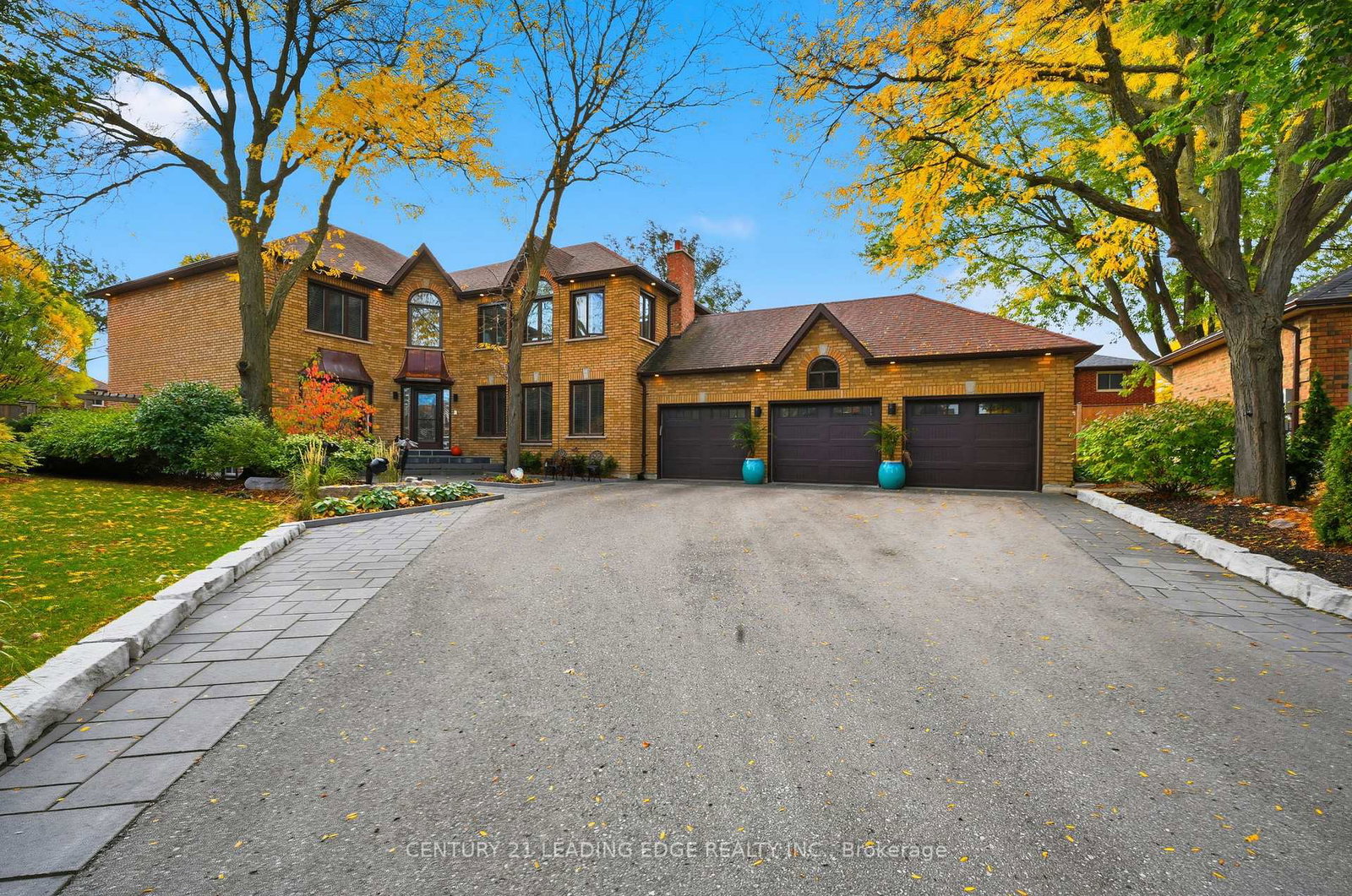 17-celebrity-place-markham-ontario-n12488138