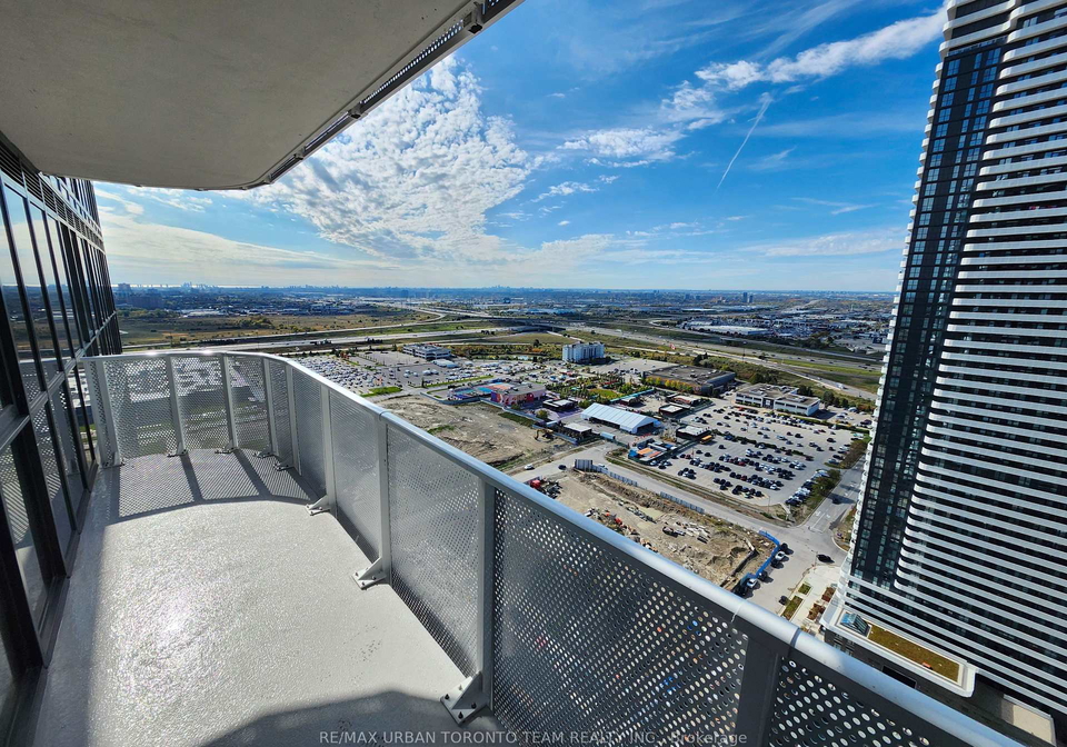 28-interchange-way-vaughan-ontario-n12488692