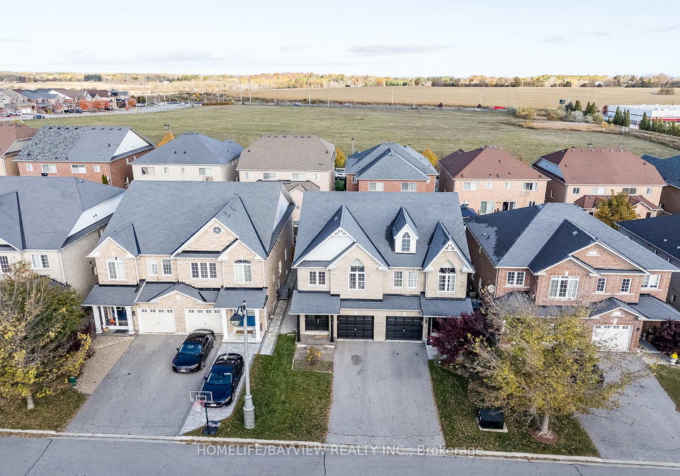 61-four-seasons-crescent-newmarket-ontario-n12489292