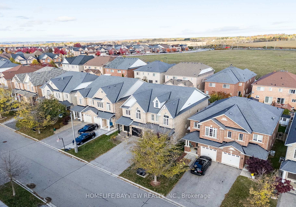 61-four-seasons-crescent-newmarket-ontario-n12489292