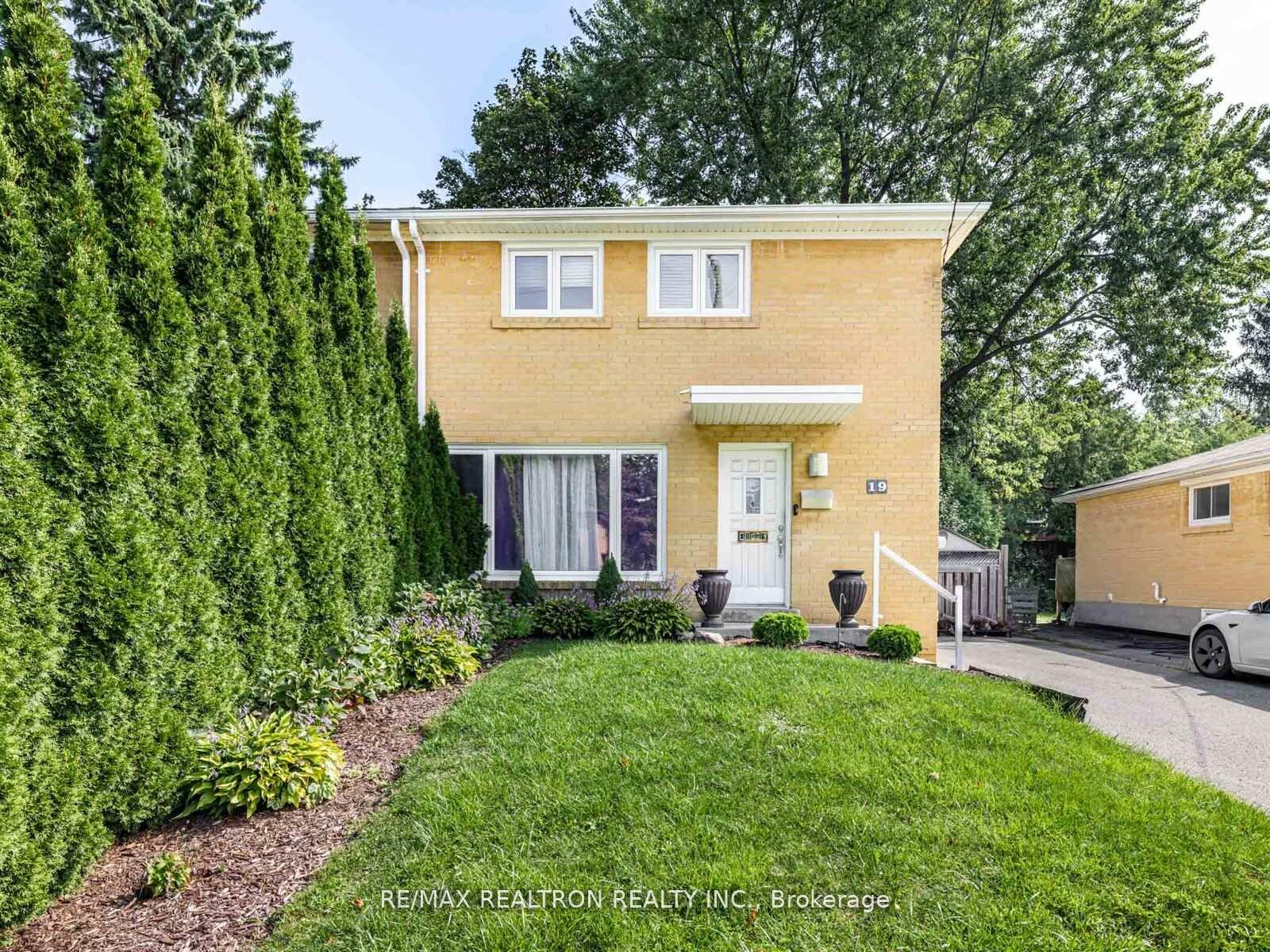 19-davis-road-aurora-ontario-n12491396