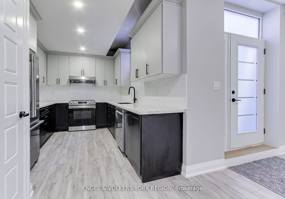 4-valley-point-crescent-king-ontario-n12496472