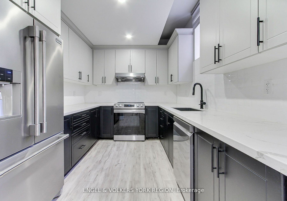 4-valley-point-crescent-king-ontario-n12496472