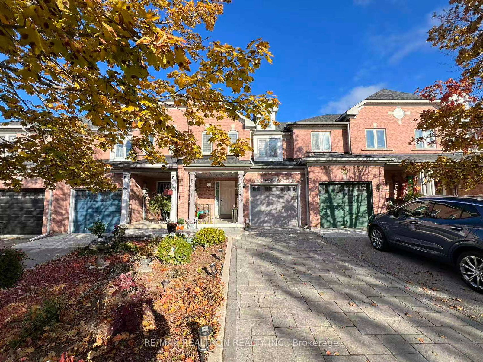 121-banbrooke-crescent-newmarket-ontario-n12498486