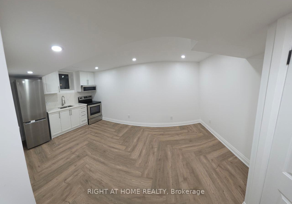 1-huron-court-aurora-ontario-n12501216