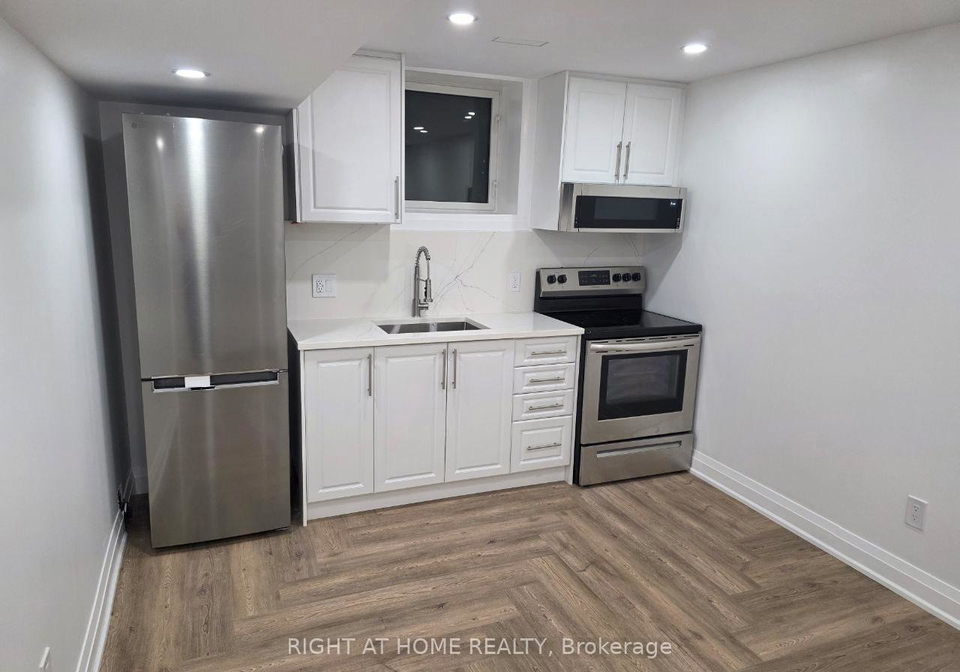 1-huron-court-aurora-ontario-n12501216
