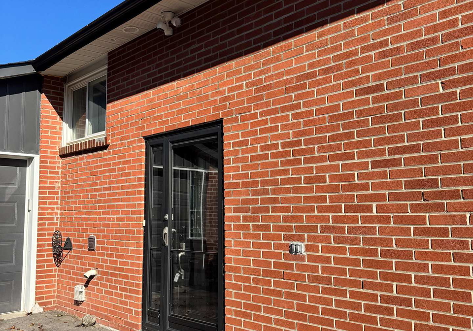 205-talbot-crescent-newmarket-ontario-n12503624