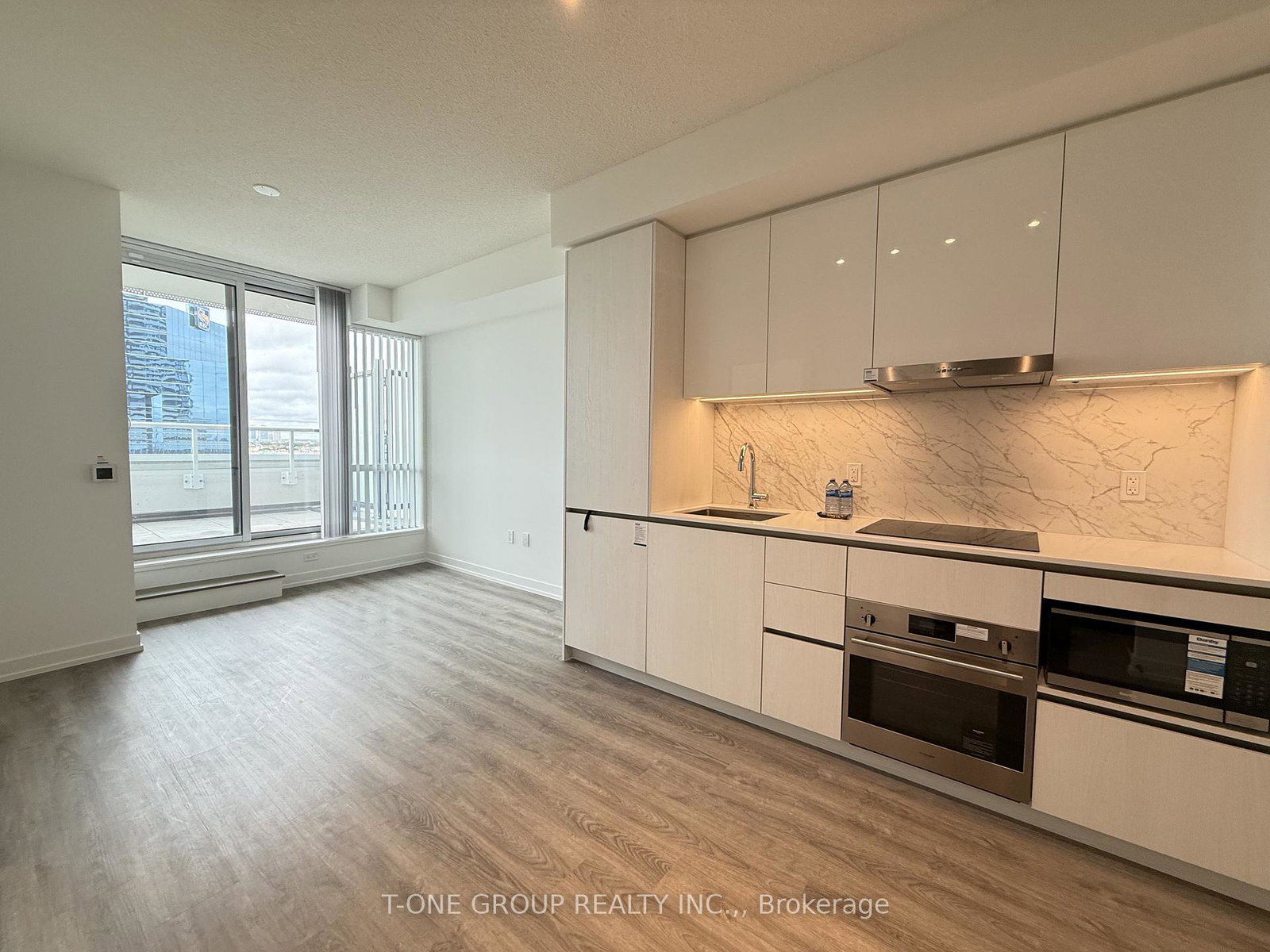 8-interchange-way-vaughan-ontario-n12503936