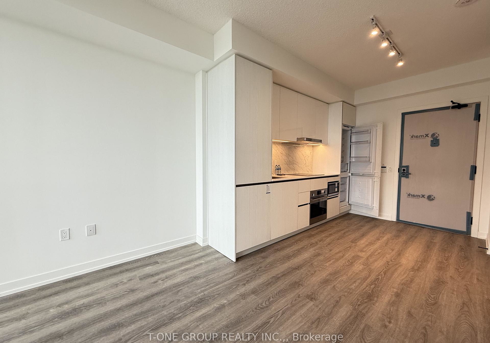 8-interchange-way-vaughan-ontario-n12503936