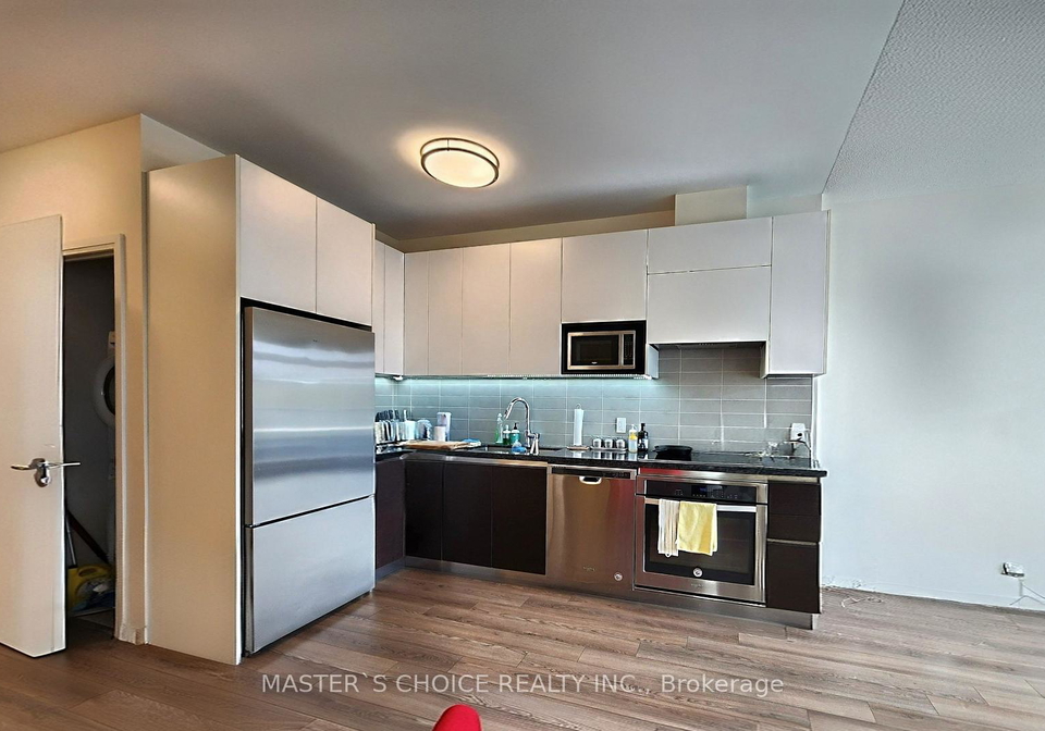 15-water-walk-drive-markham-ontario-n12504908