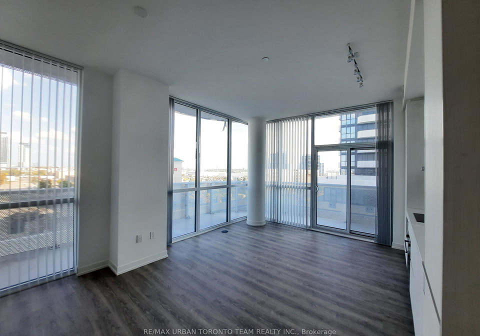 8-interchange-way-vaughan-ontario-n12508526