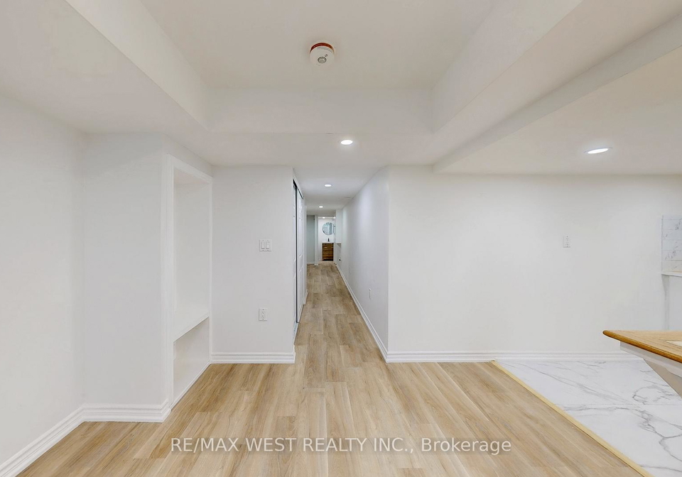 197-vantage-loop-newmarket-ontario-n12508870