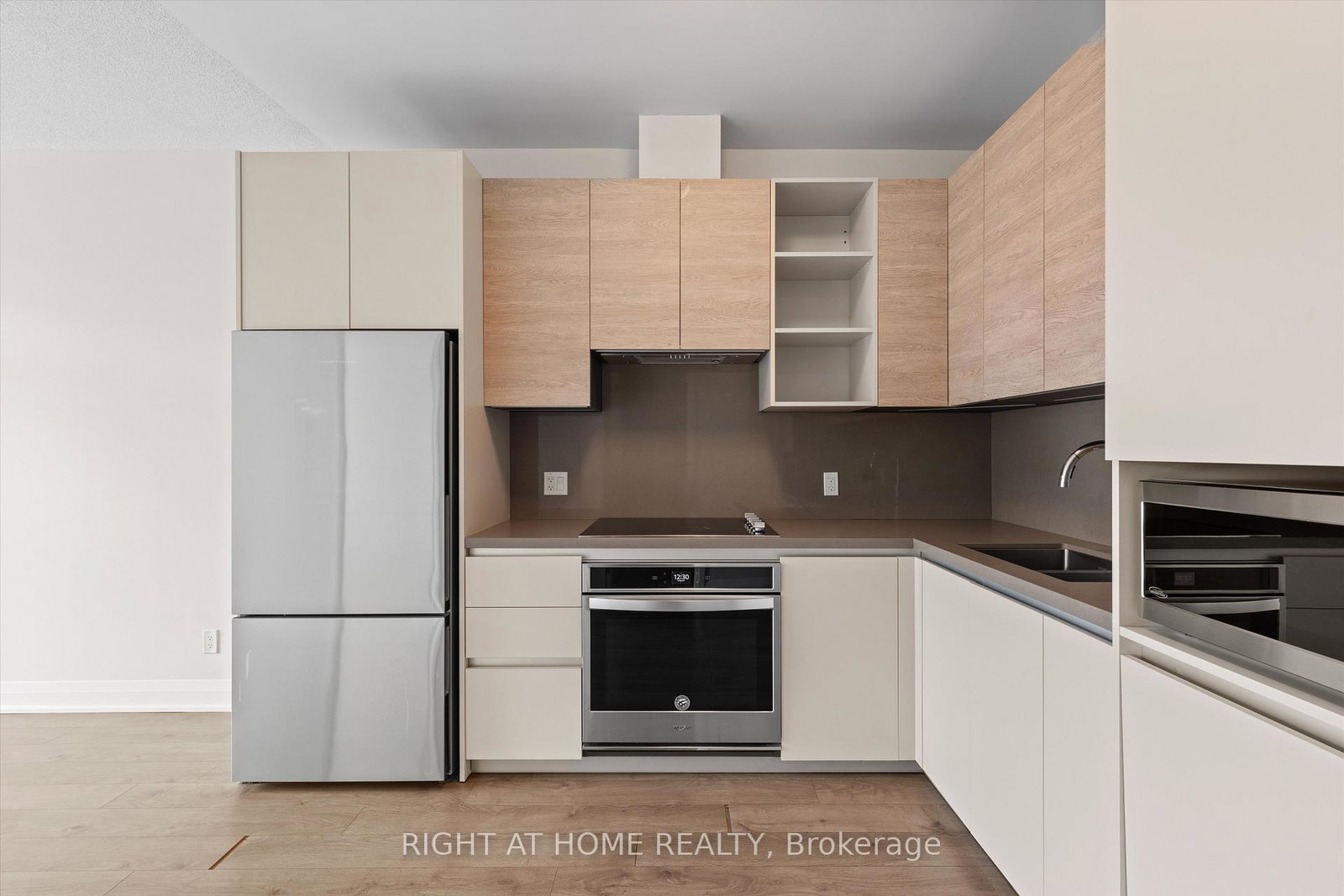 396-highway-7-e-richmond-hill-ontario-n12510526