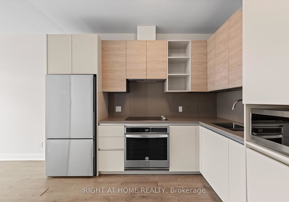 396-highway-7-e-richmond-hill-ontario-n12510526