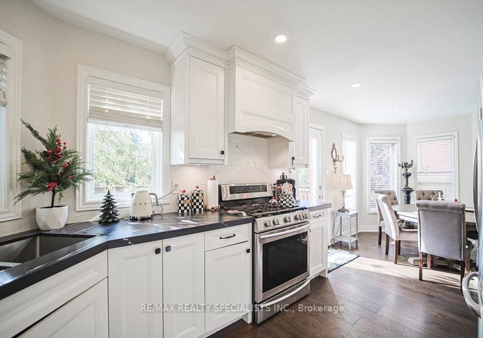 150-widdifield-avenue-newmarket-ontario-n12511192