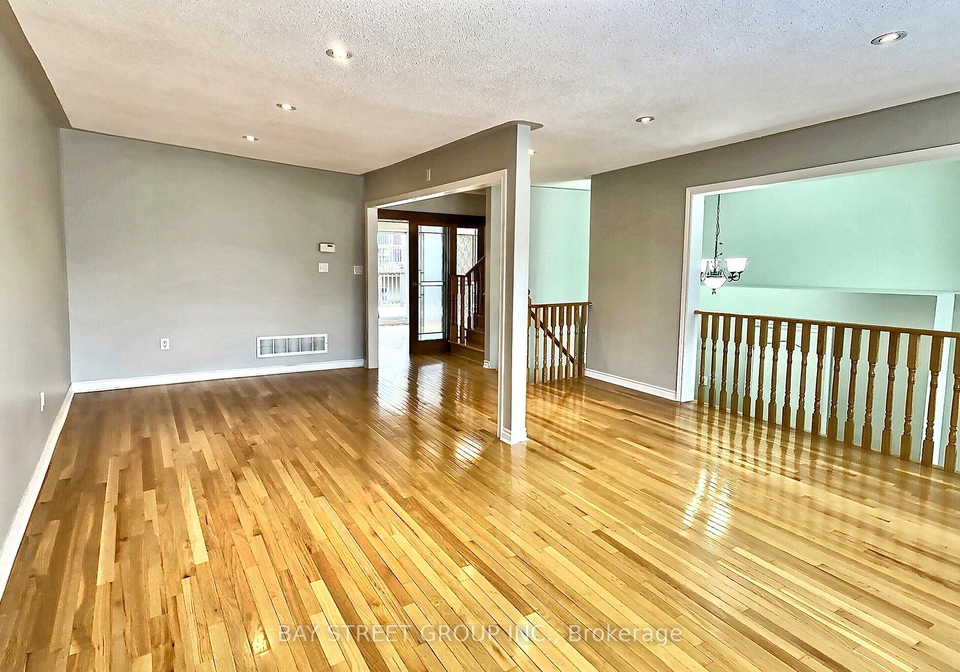162-matthew-boyd-crescent-newmarket-ontario-n12513236