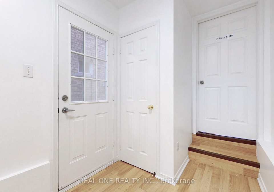 64-sassafras-circle-n-vaughan-ontario-n12515142